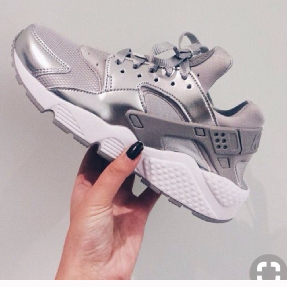 Nike silver hurraches